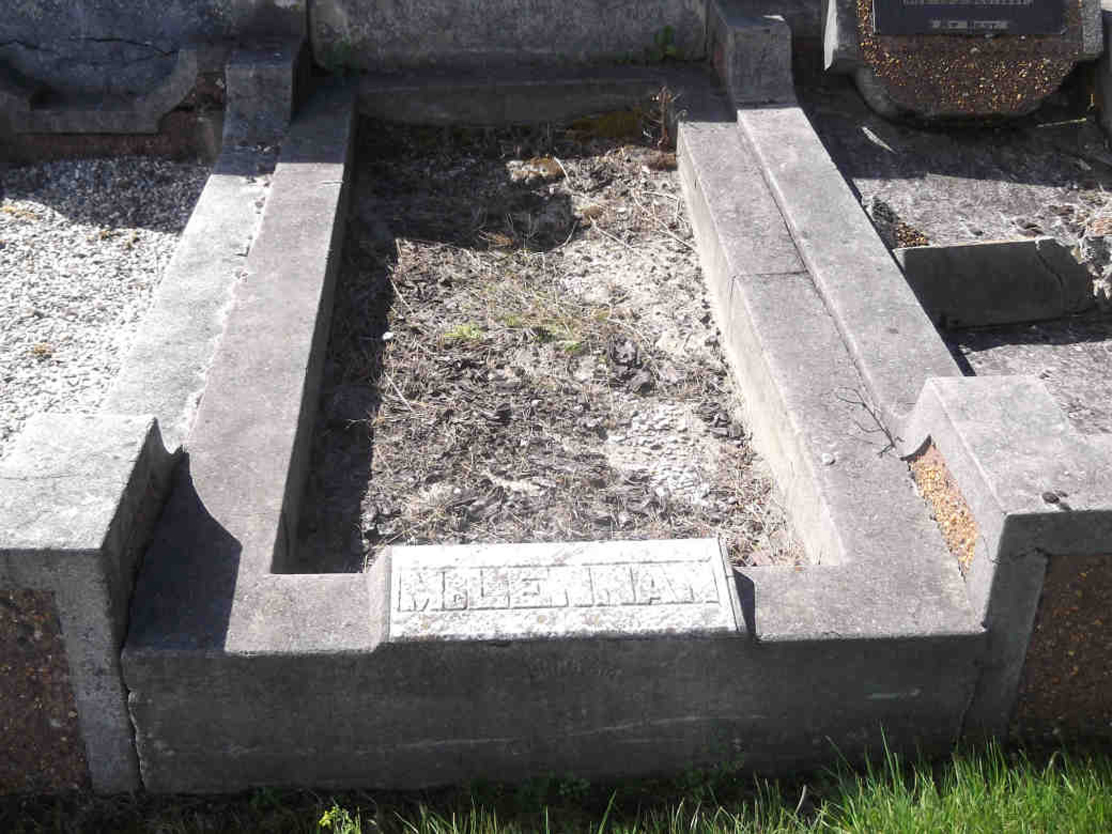 Photo of headstones/Margaret Jane Sutherland (McLennan) d 1936 Dunedin